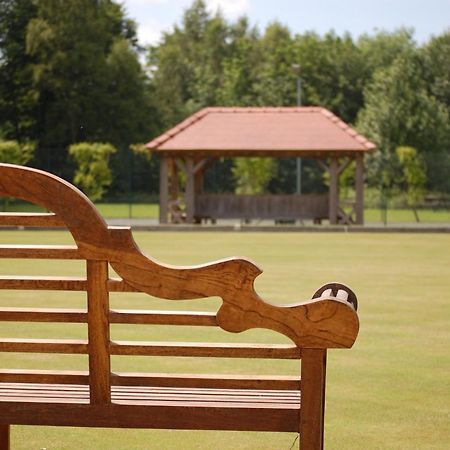 Hollicarrs Holiday Park - Hares Leap Riccall Exterior photo