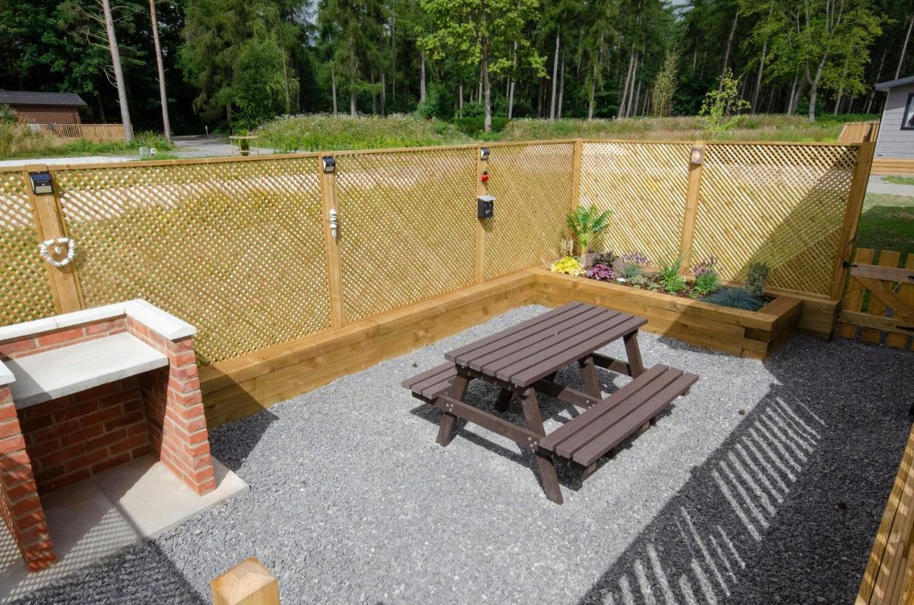 Hollicarrs Holiday Park - Hares Leap Riccall Exterior photo
